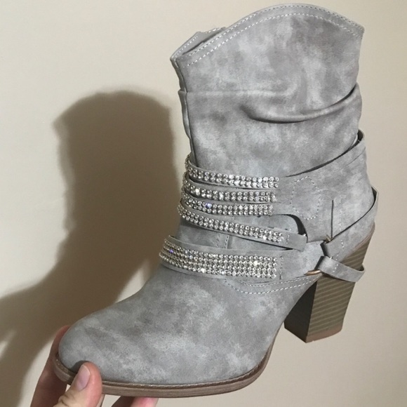 daisy fuentes boots with rhinestones